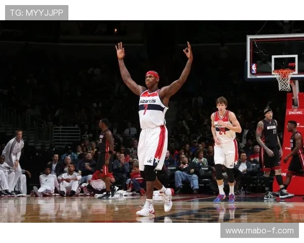 卡梅隆约翰逊状态回暖三分球火力全开助球队赢得关键胜利